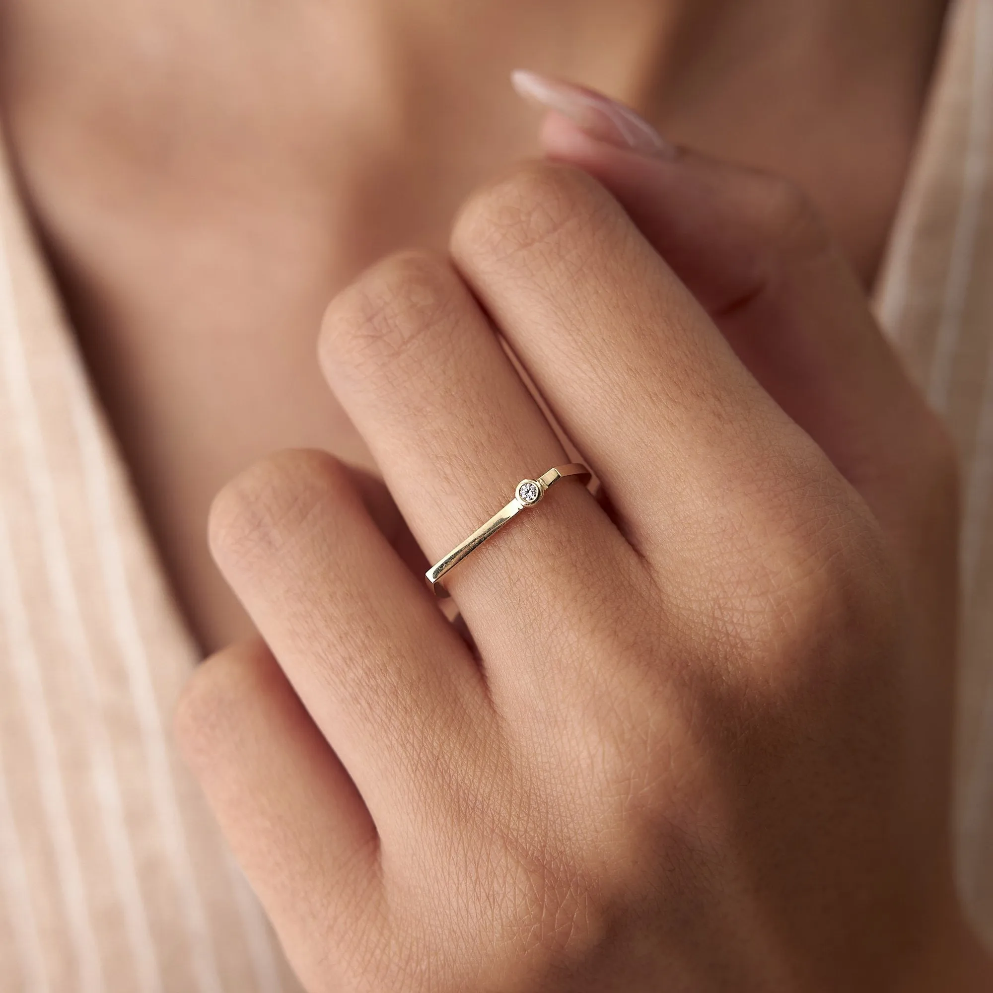 14k Gold Ribbon Solitaire Ring