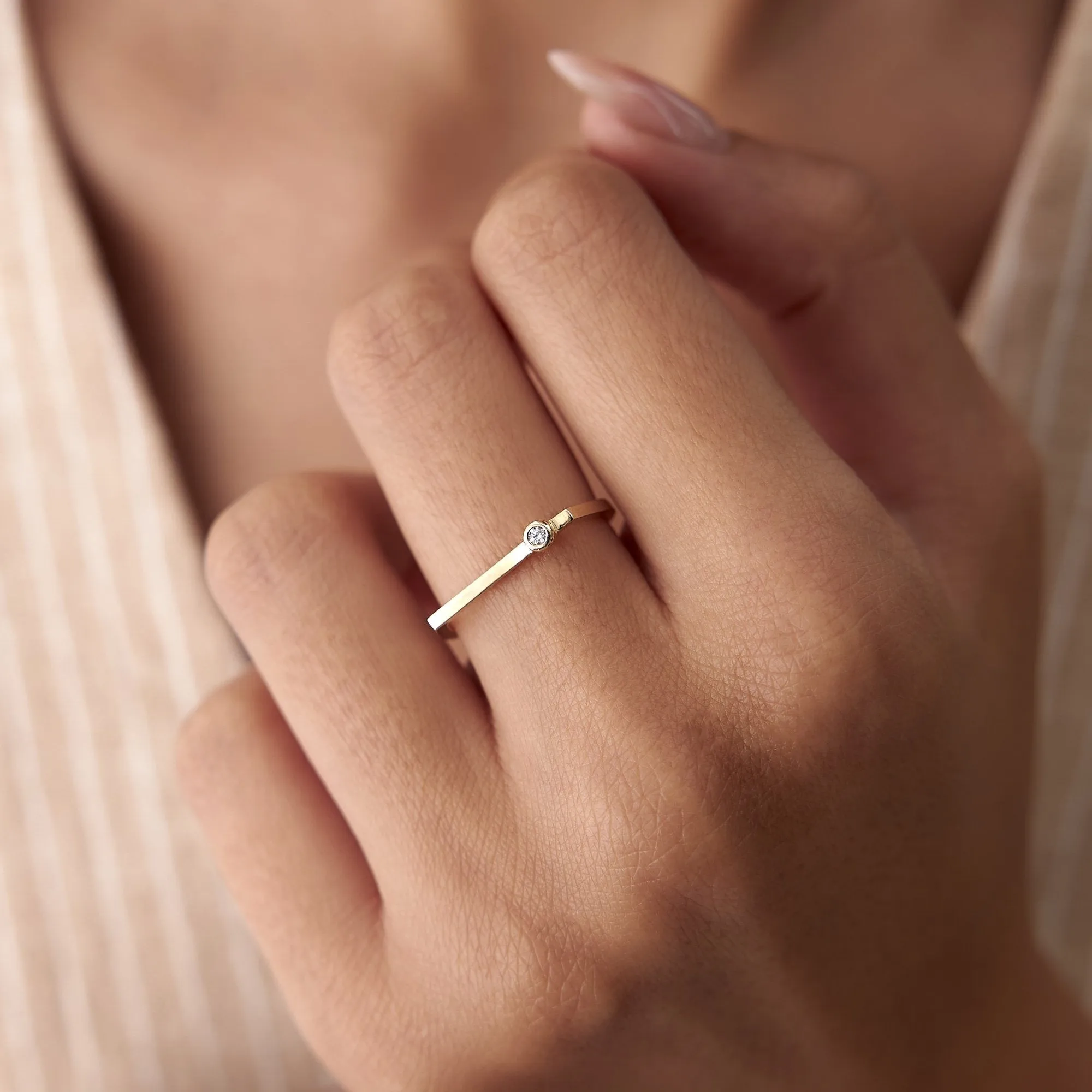 14k Gold Ribbon Solitaire Ring