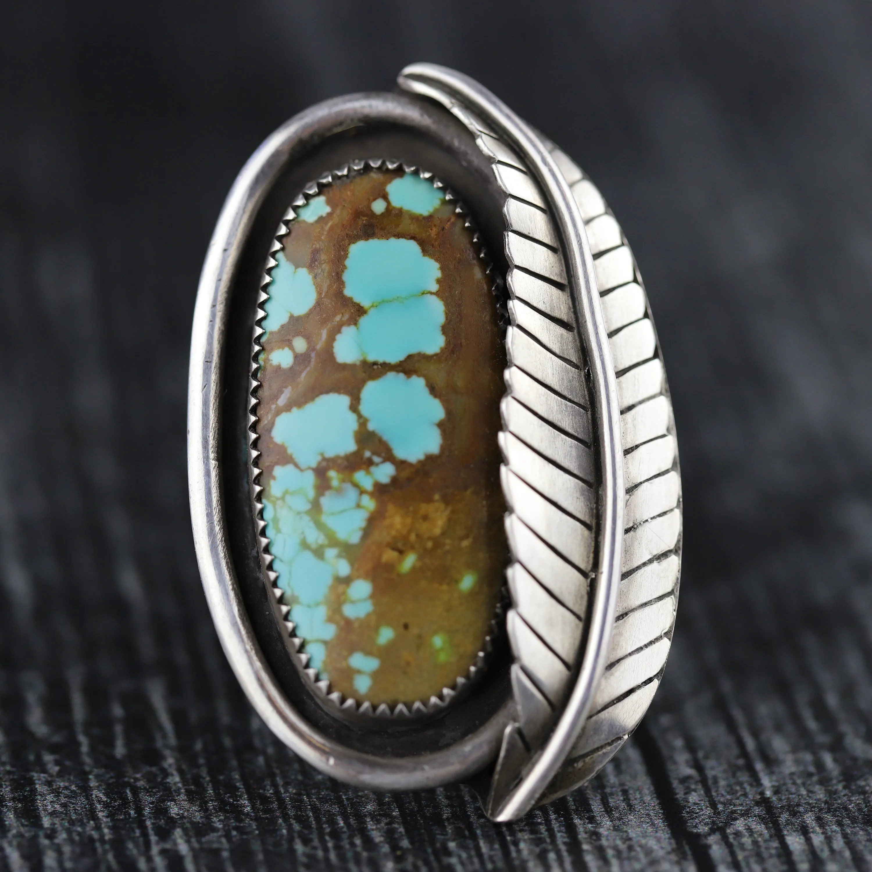 #8 Leaf Ring