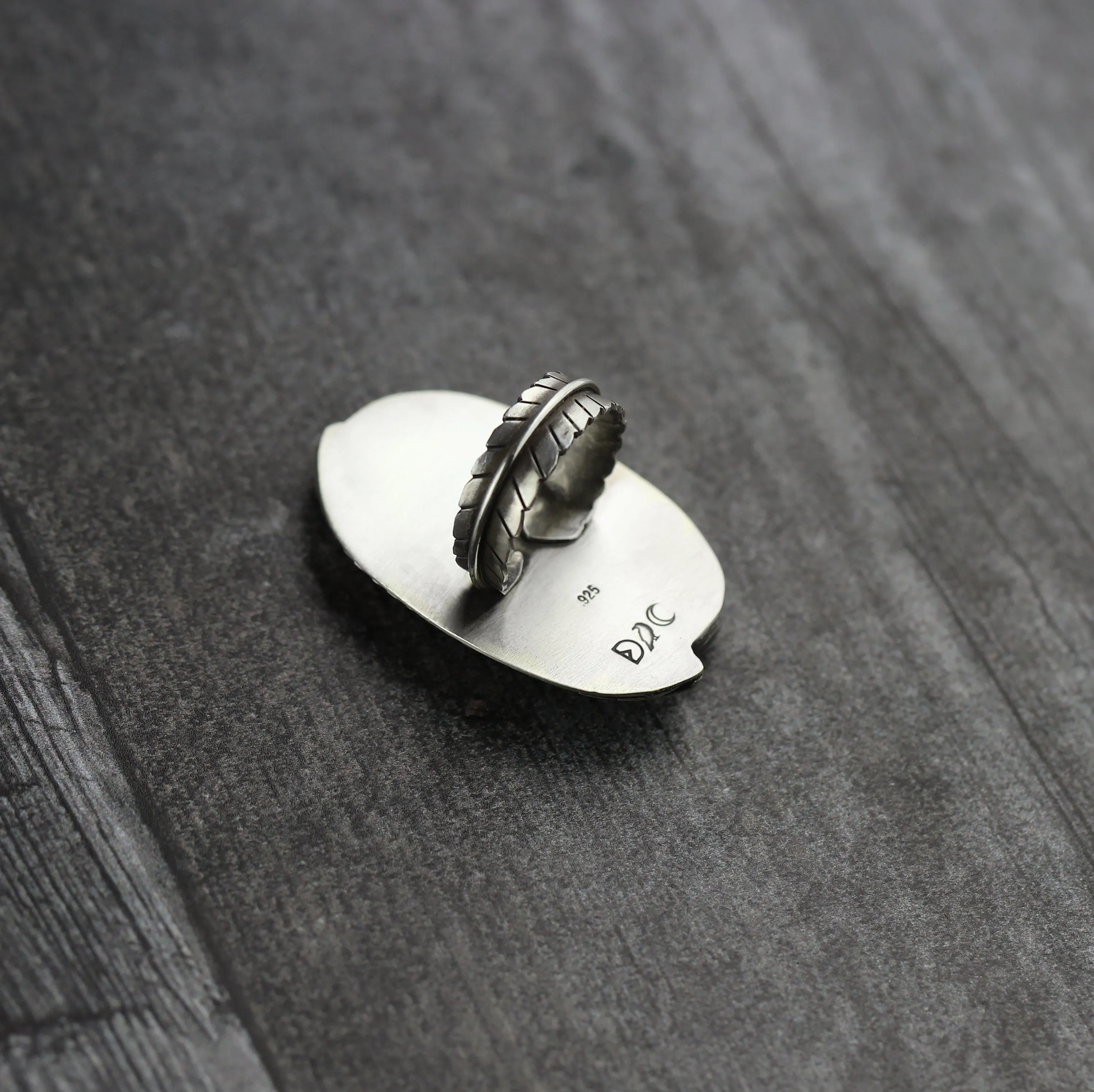 #8 Leaf Ring