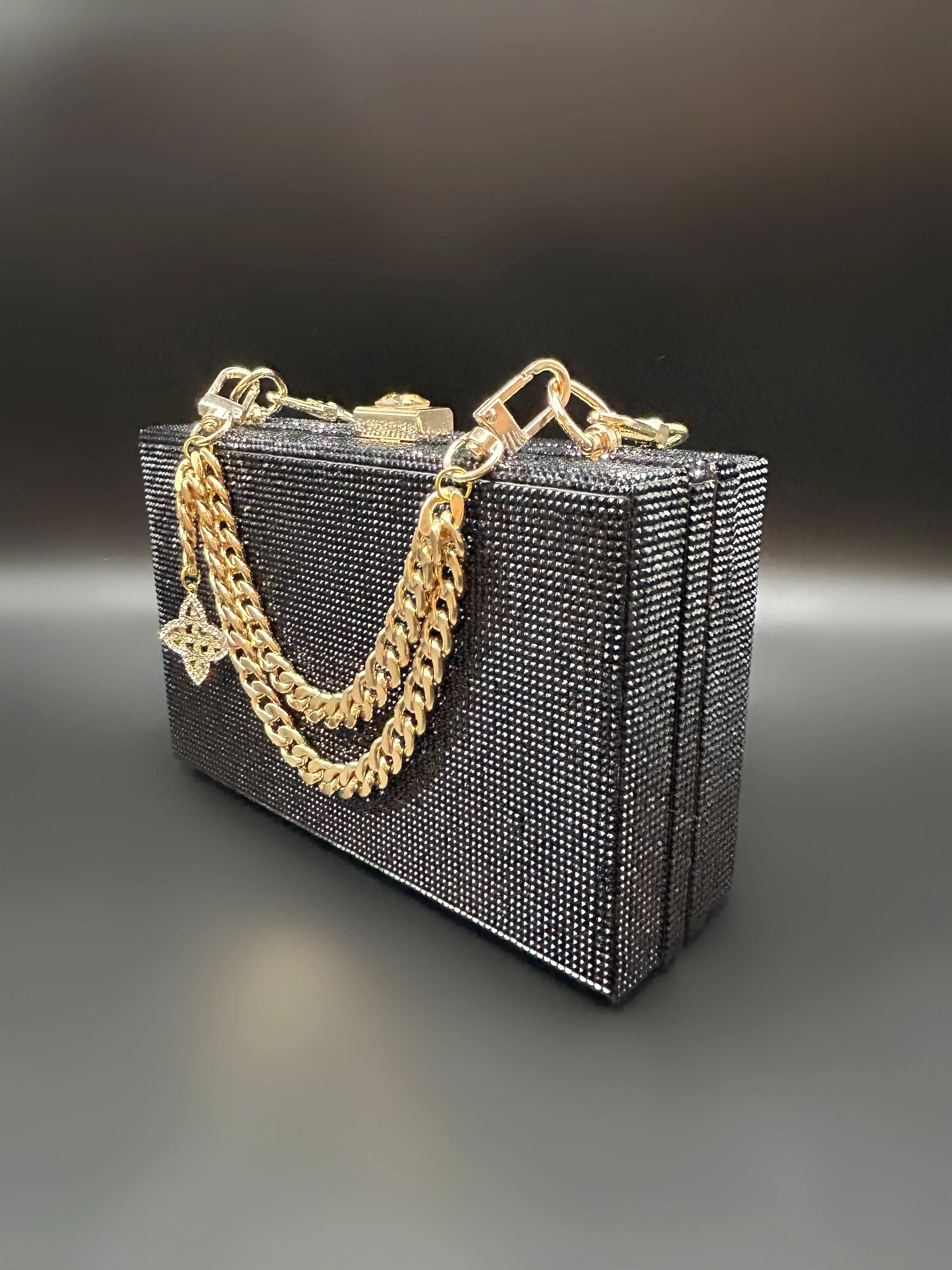 Black Chain Beauty