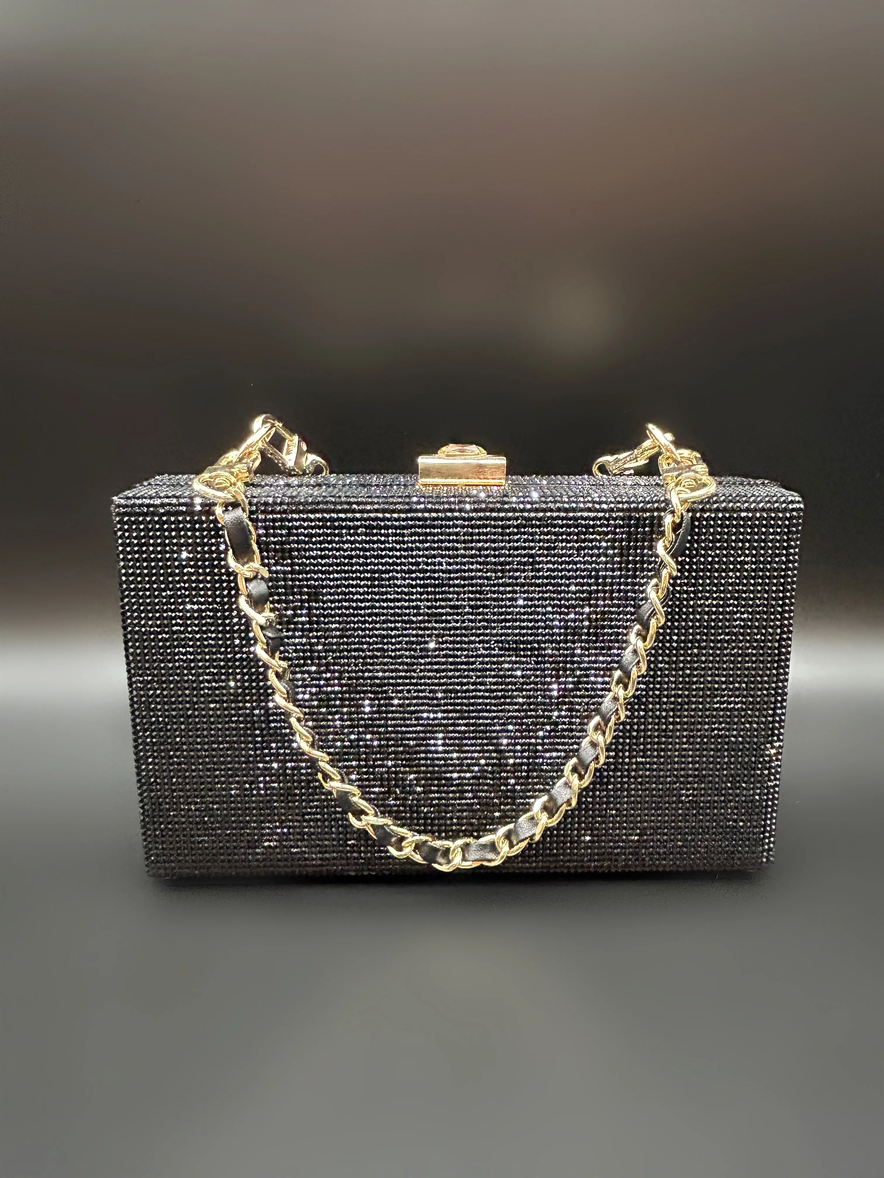 Black Chain Beauty