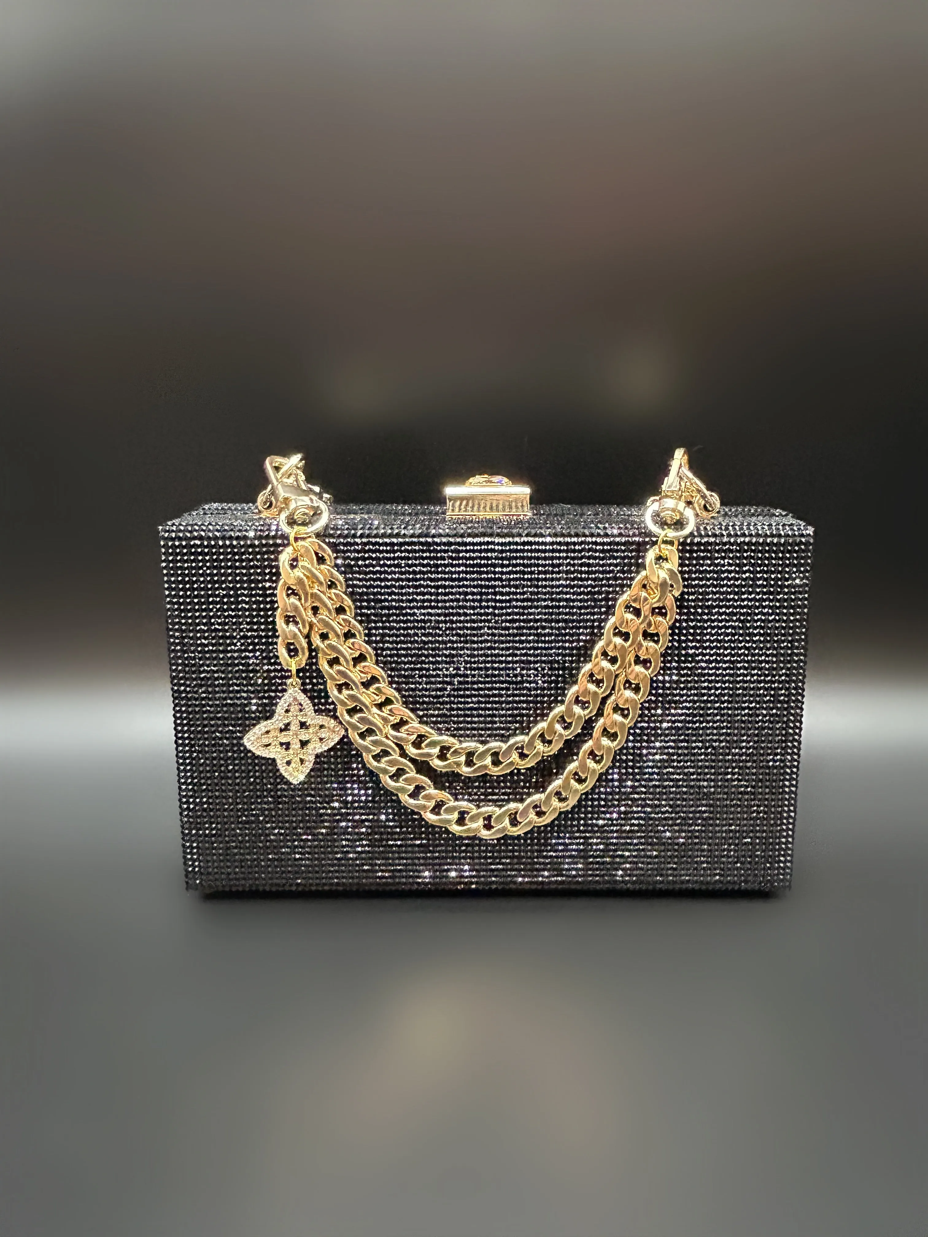 Black Chain Beauty