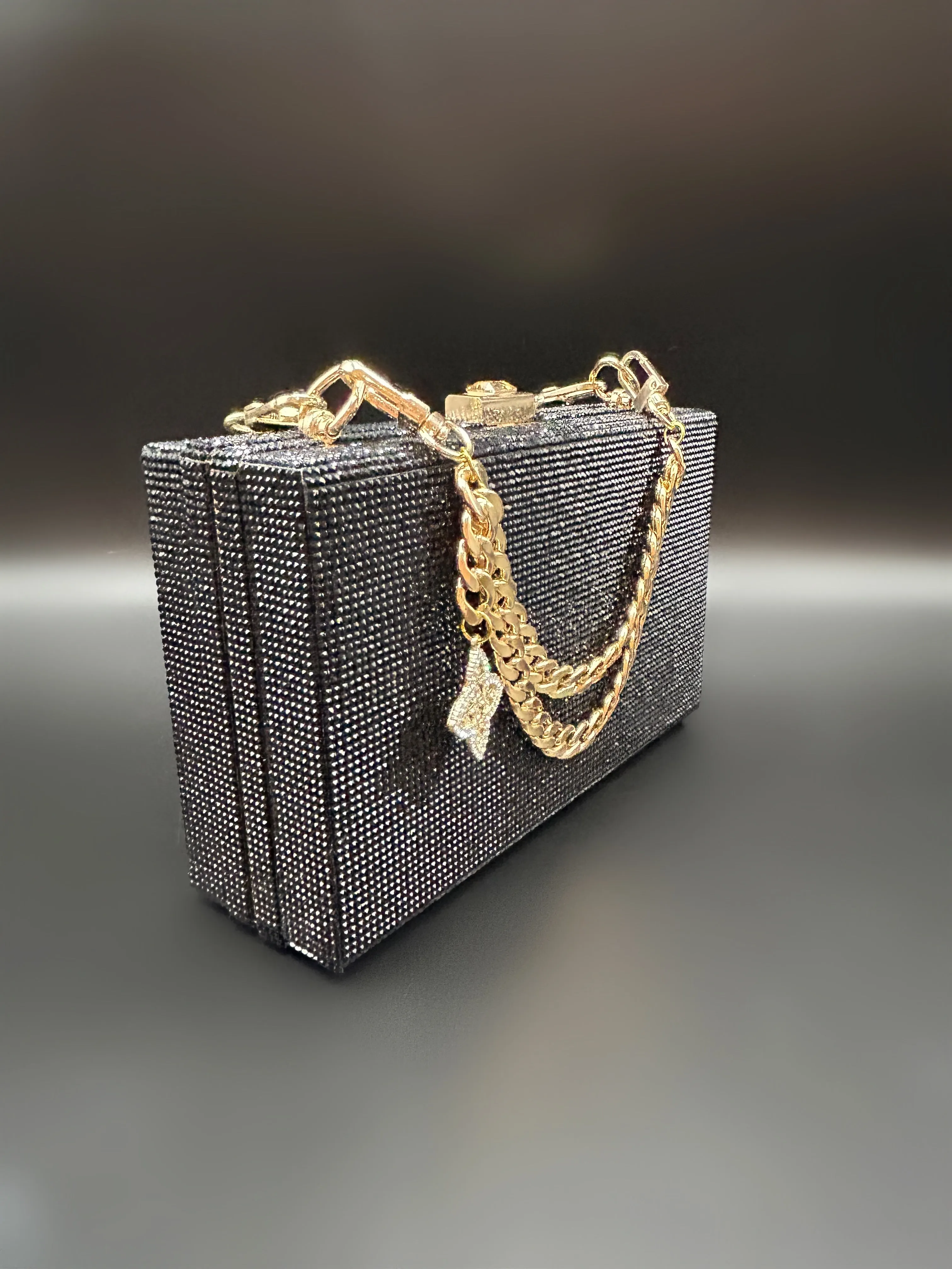 Black Chain Beauty