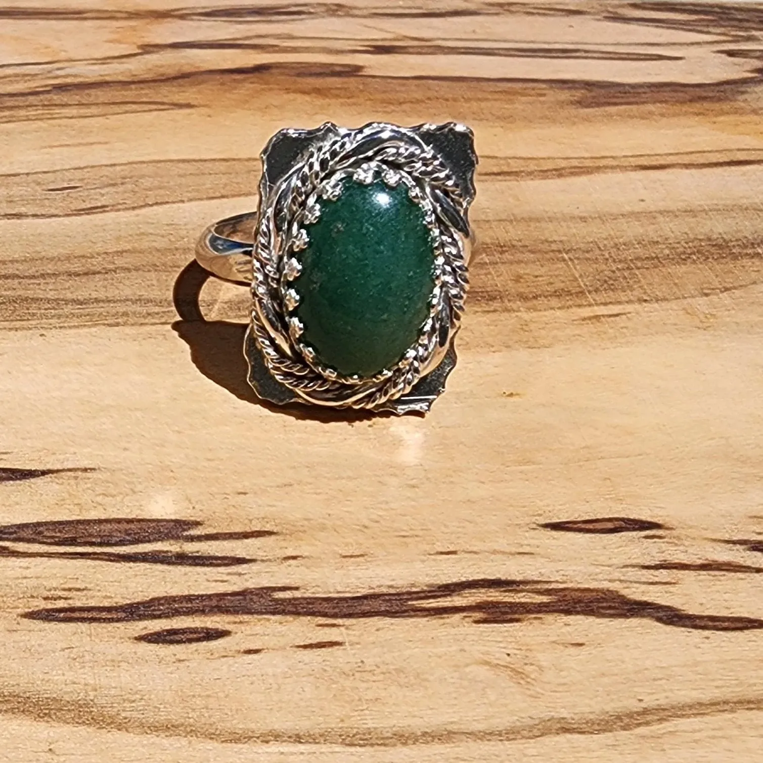 Bold Handmade .925 Sterling Silver Green Aventurine Ring – Twisted Rope Accent & Rugged Plate✨