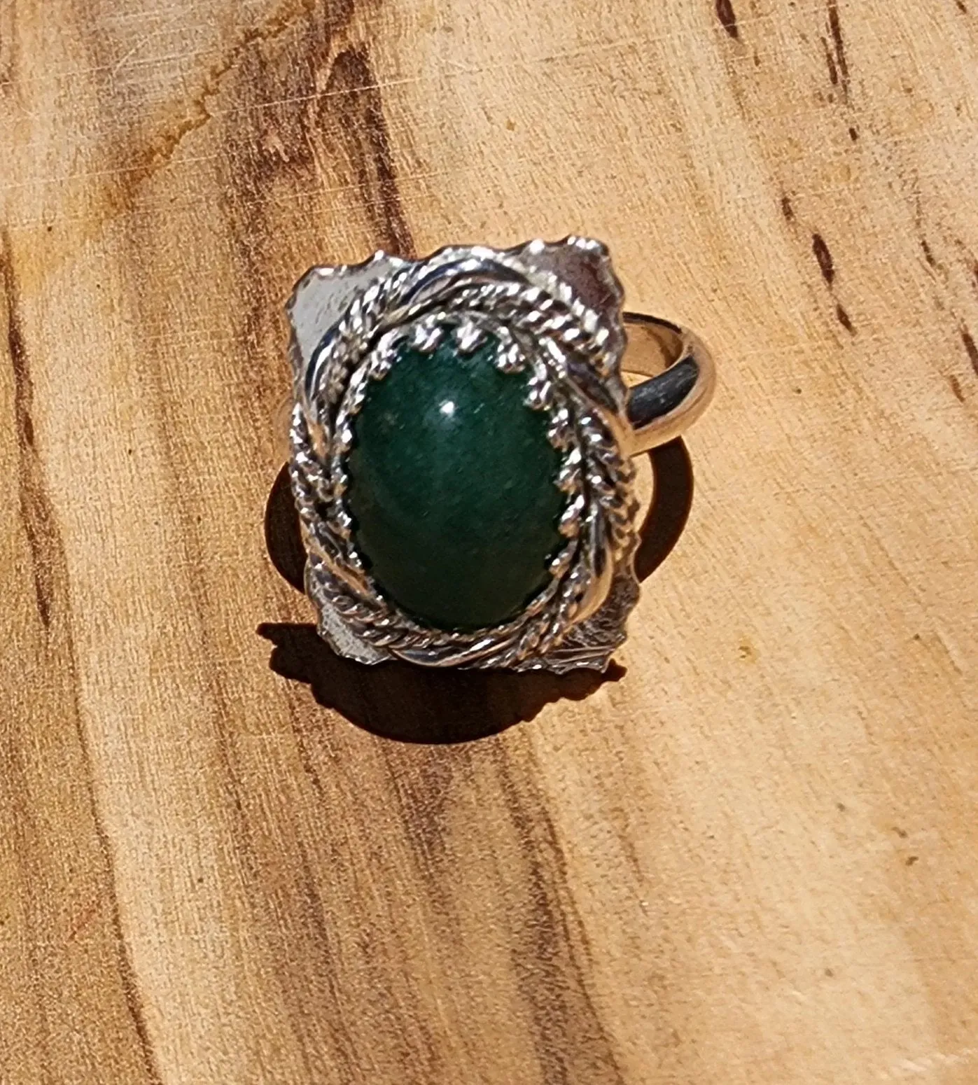 Bold Handmade .925 Sterling Silver Green Aventurine Ring – Twisted Rope Accent & Rugged Plate✨