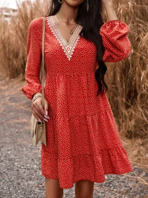Floral Print V-Neck Dress with Lace Detail and Long Sleeves