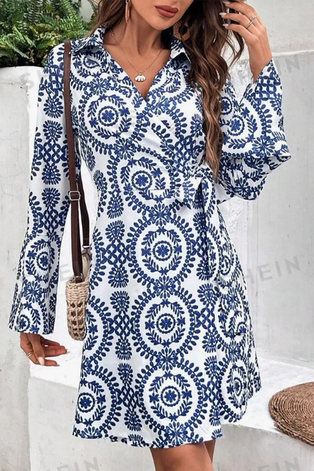 Floral Print Wrap Dress with Knot Waist and V Neck