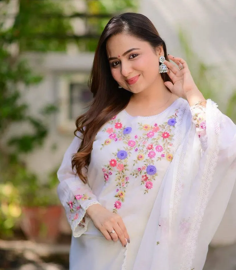 FRILLFIT : White Floral Embroidered Anarkali Suit Set with Net Dupatta