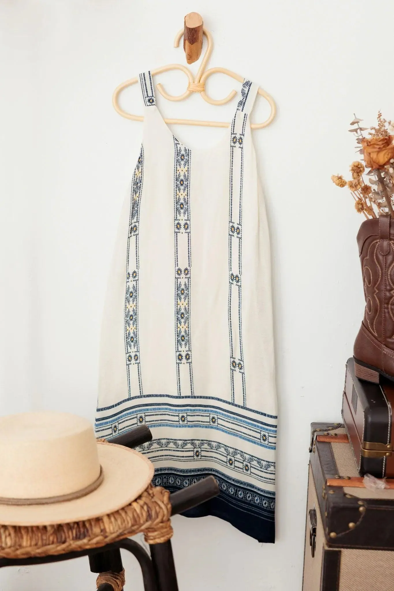 Girls Ethnic Sleeveless Embroidery Back Tie Dress