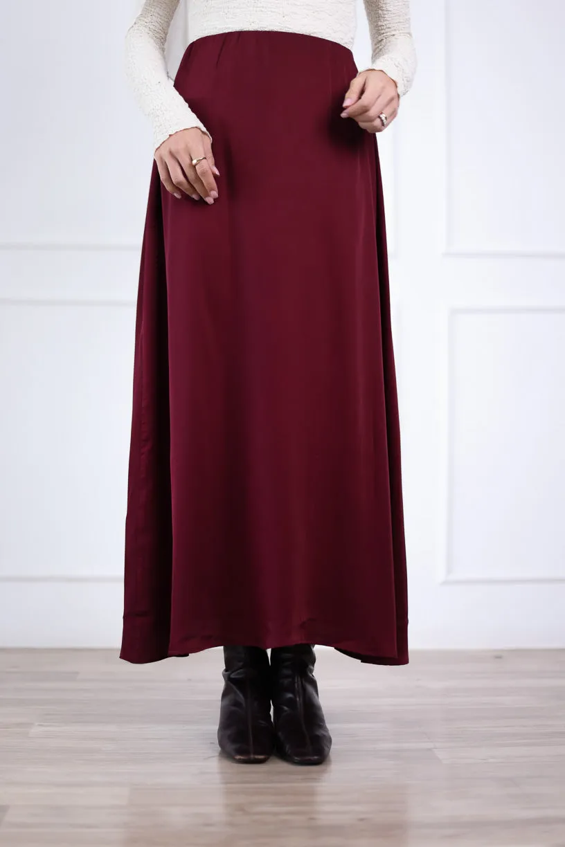 Glow Satin Skirt in burgundy