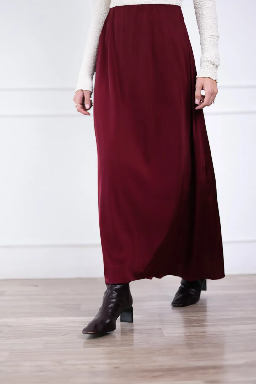 Glow Satin Skirt in burgundy