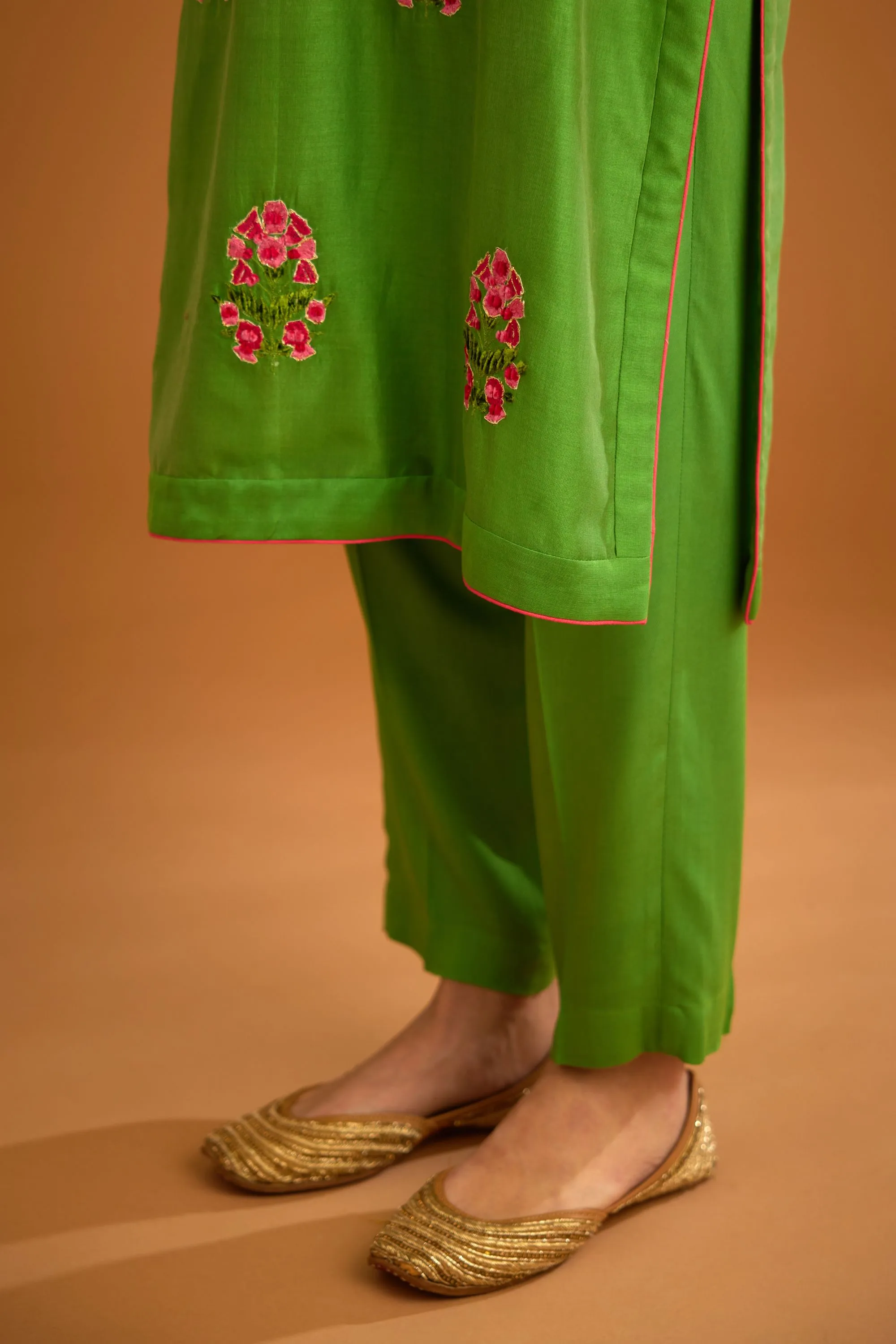 Green chanderi embroidered kurta set