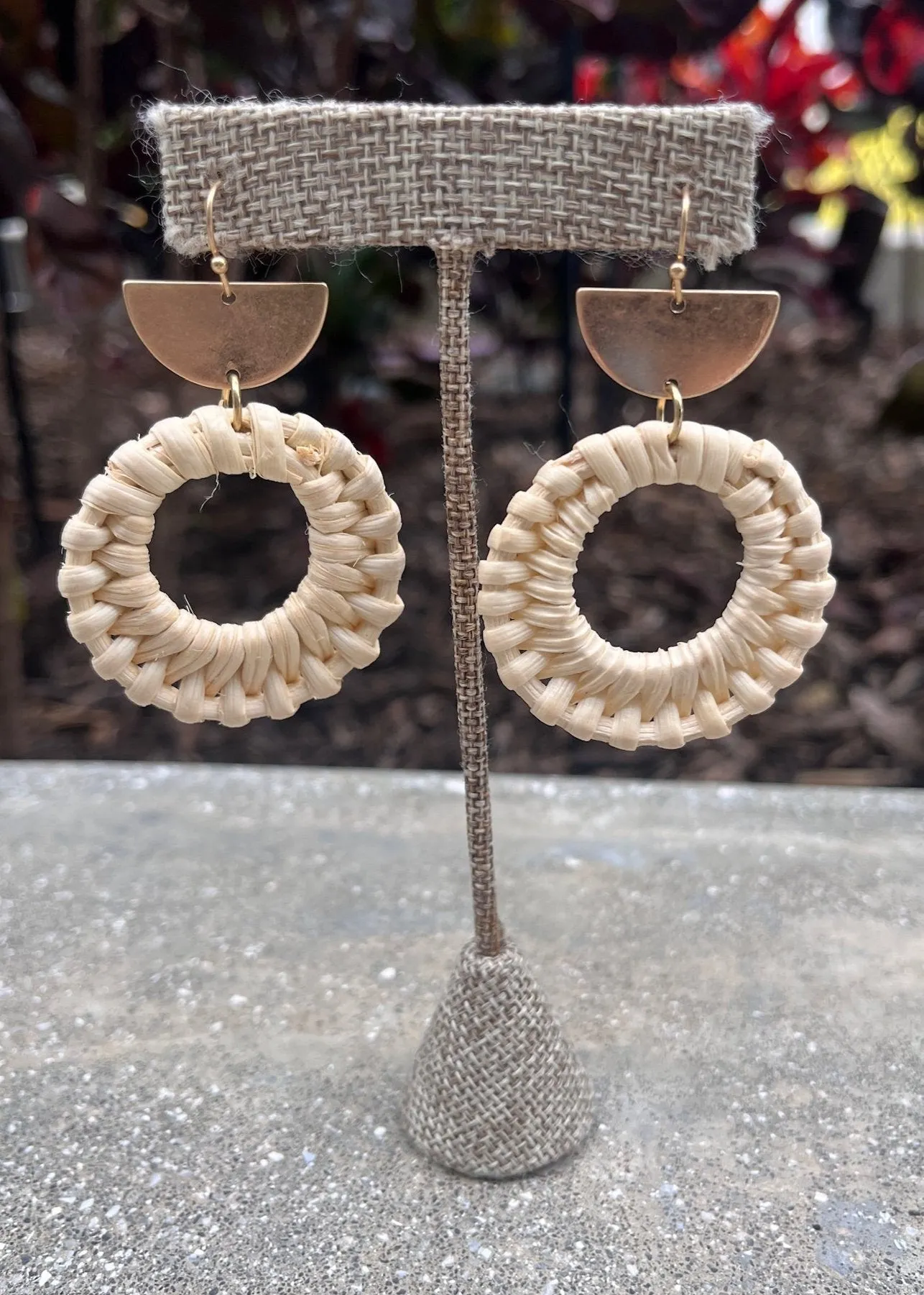GSA Gradual Drop Earrings Ivory