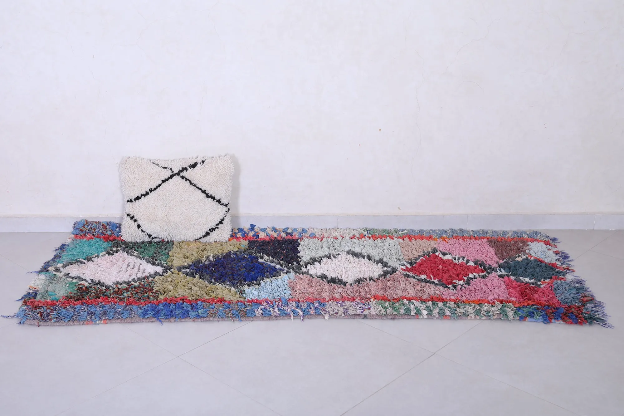 Handmade Moroccan Rug – Bohemian Style 2.7 x 7 ft