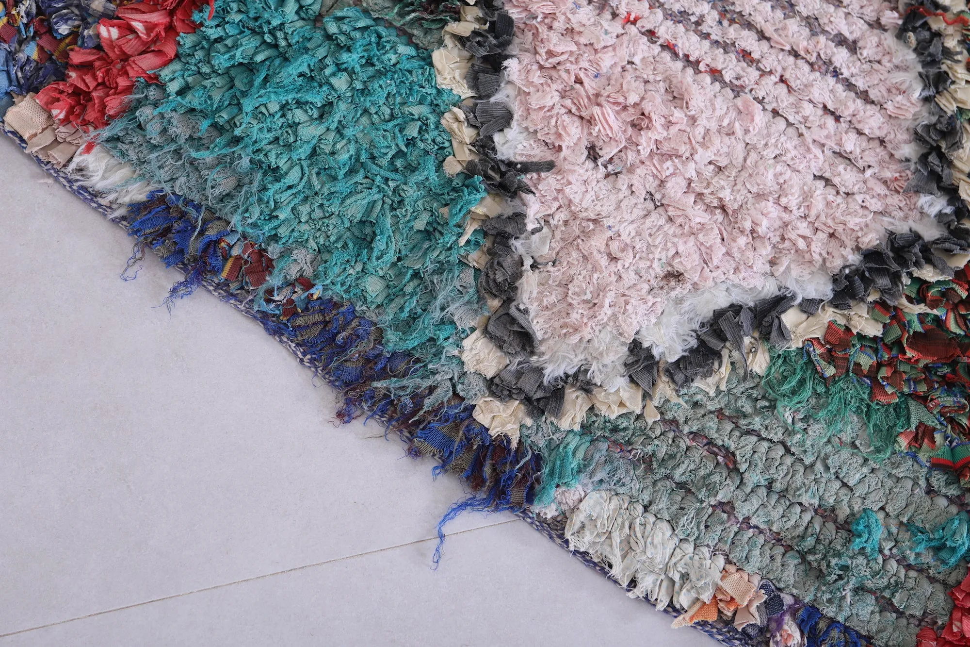 Handmade Moroccan Rug – Bohemian Style 2.7 x 7 ft