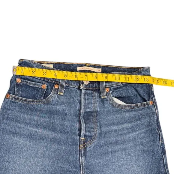 Levi’s Premium High Rise Wedgie Straight Button Fly NWOT Size 26 Jeans