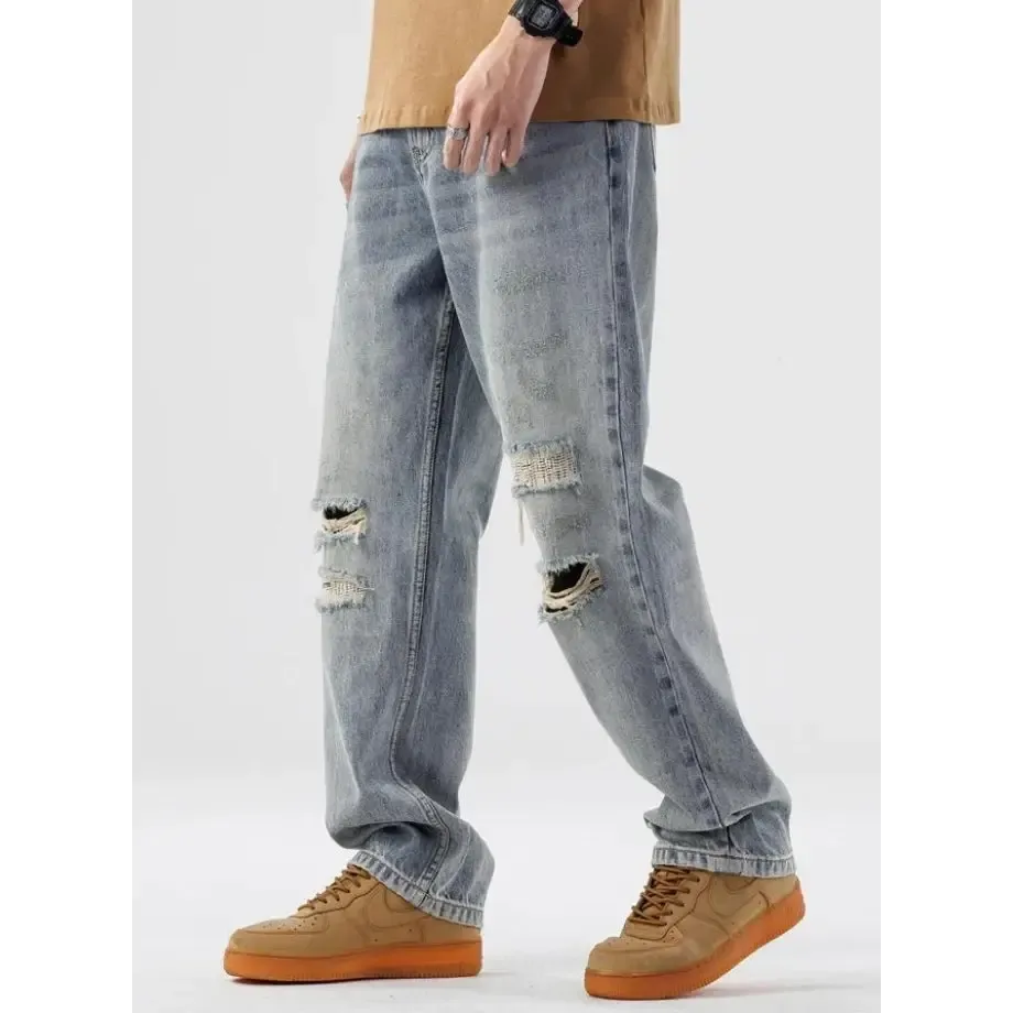 Light Wash Ripped Jeans for Y2K-Inspired Street Style