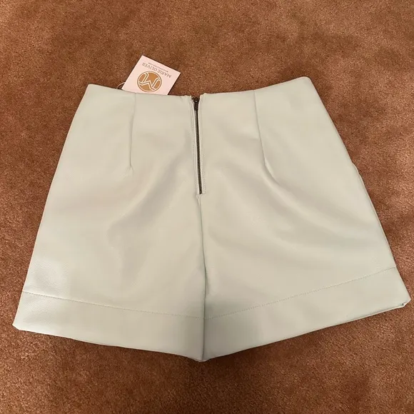 Marie Oliver Fay Short, Seafoam green in Vegan leather Sz 4 NWT