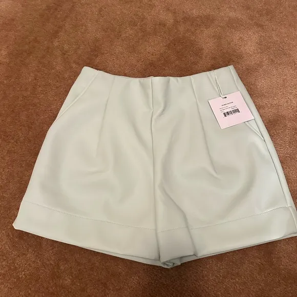 Marie Oliver Fay Short, Seafoam green in Vegan leather Sz 4 NWT