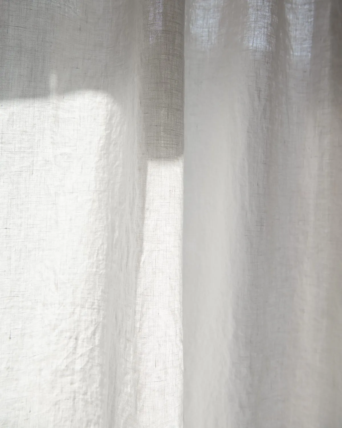 Mid-weight Curtains in white multi-functional tape