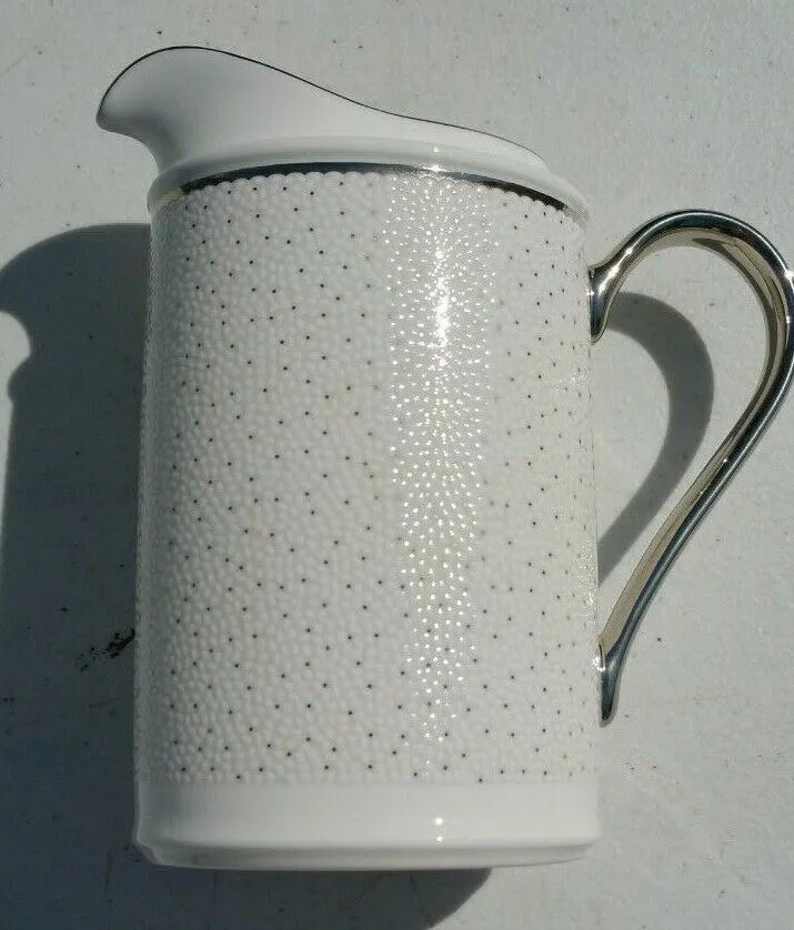 Noritake Broome Street Creamer Bone China 8 oz AP1