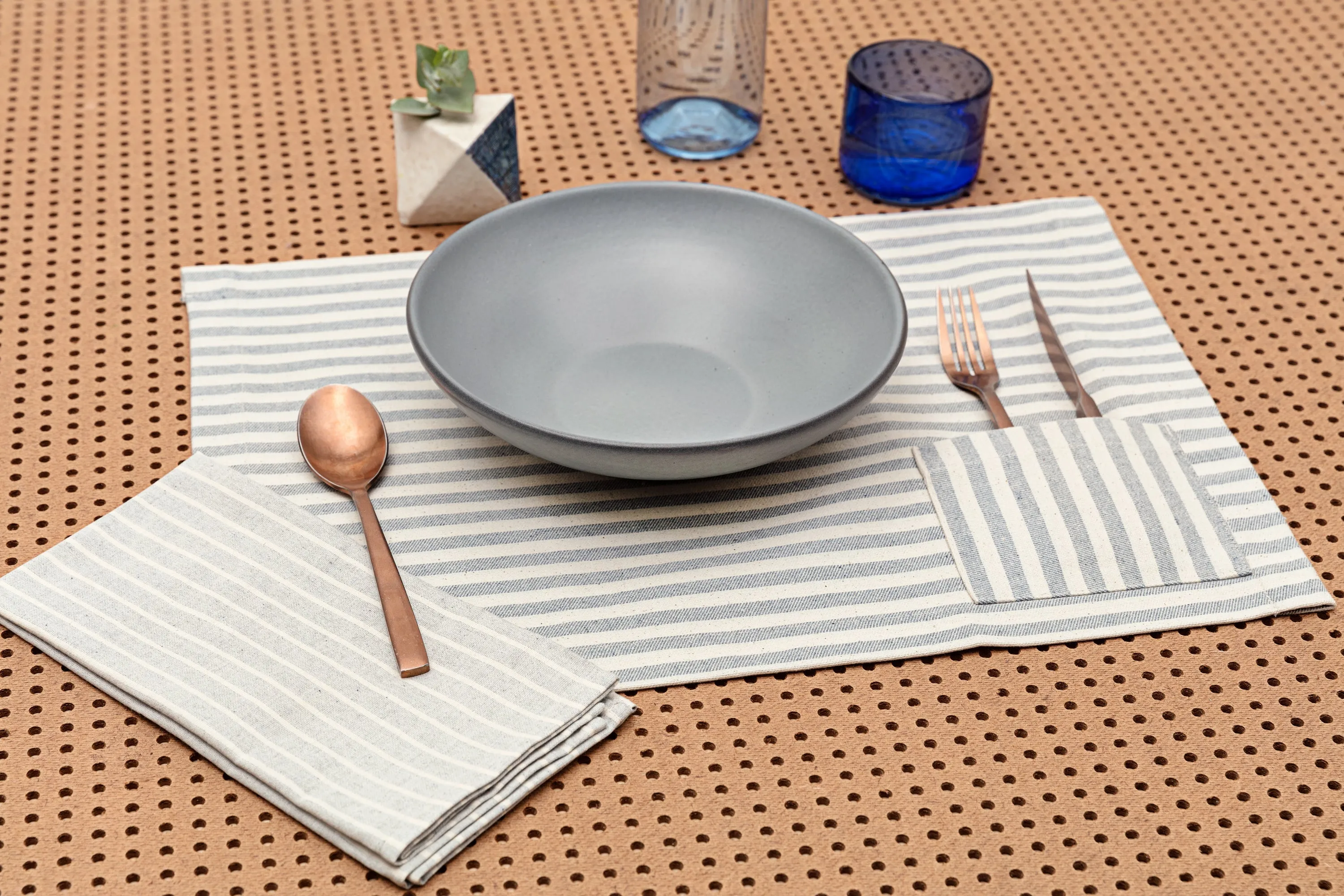 Placemats & Napkins Bundle:  Placemats with Pockets   Cloth Napkins / Set of 4