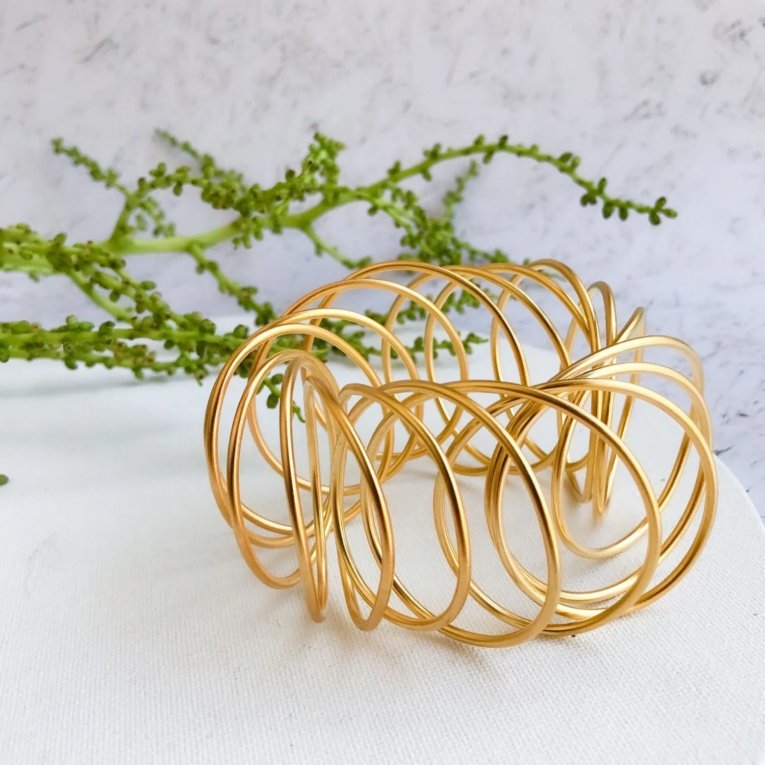 Stella - Minimalist 24K gold wire bracelet