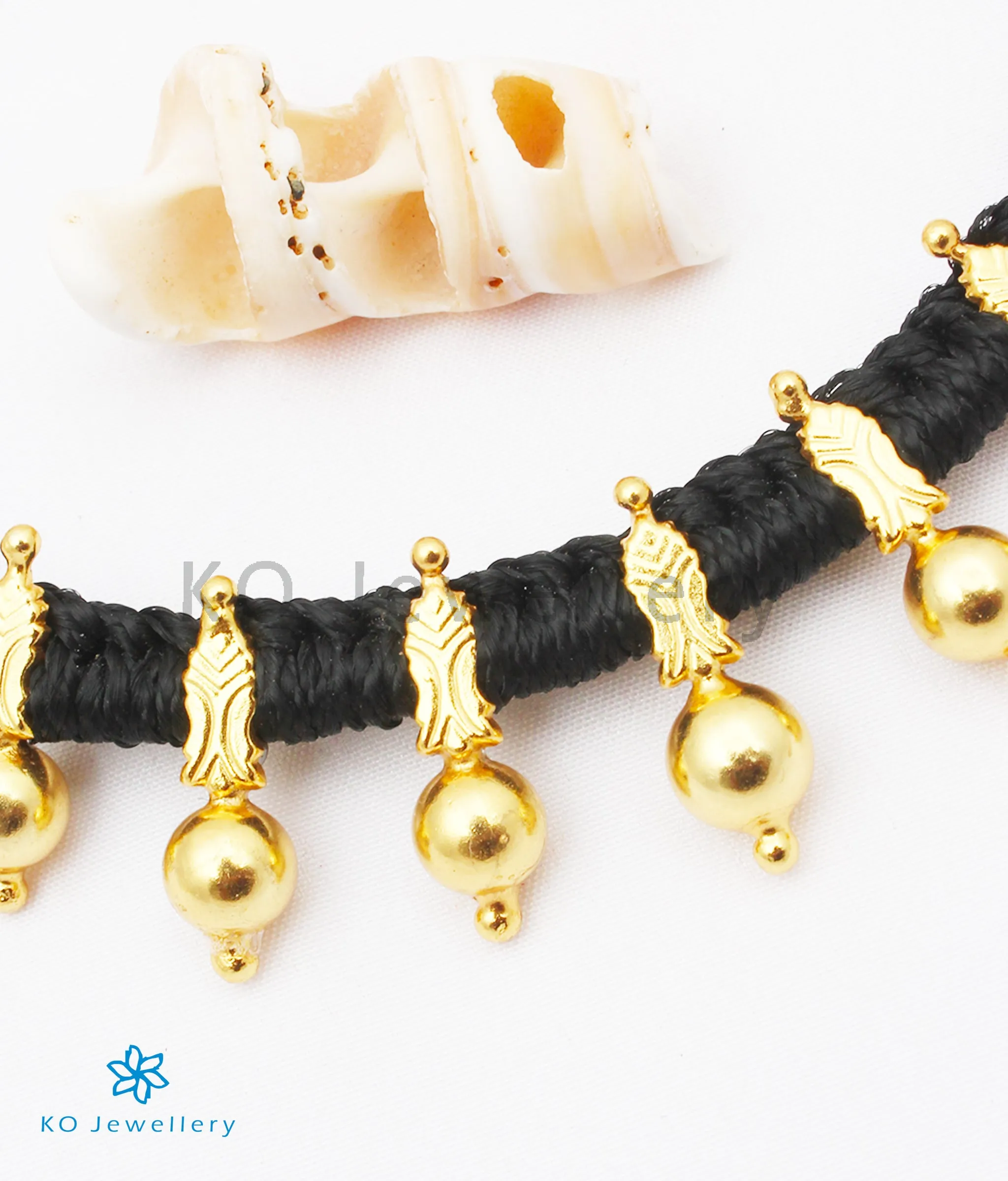 The Parag Silver Choker Necklace