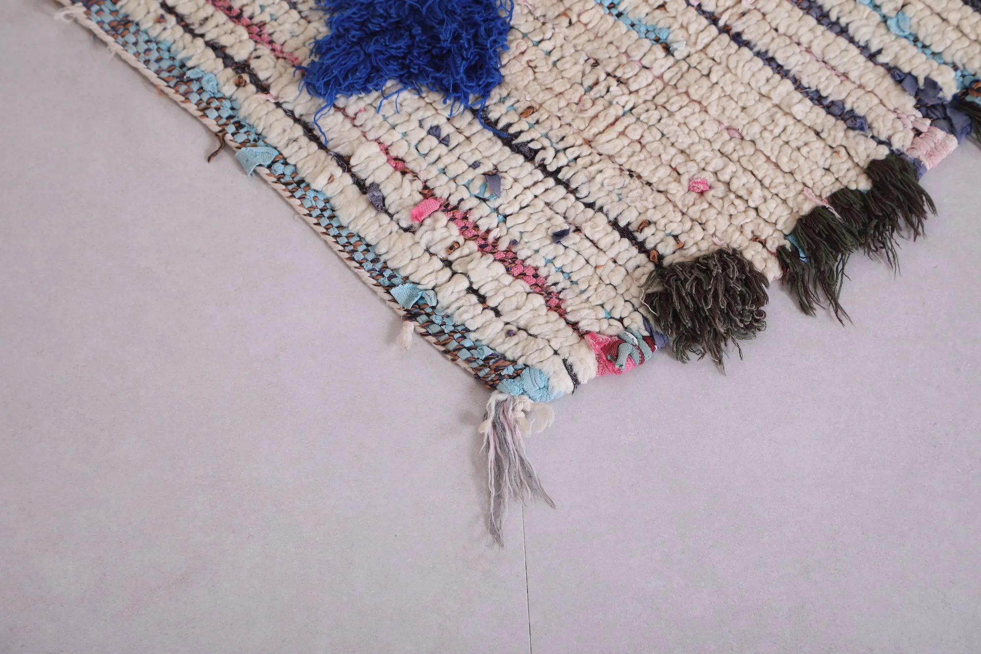 Vintage Moroccan Rug 3.3 x 5 FT - Unique Bohemian Style