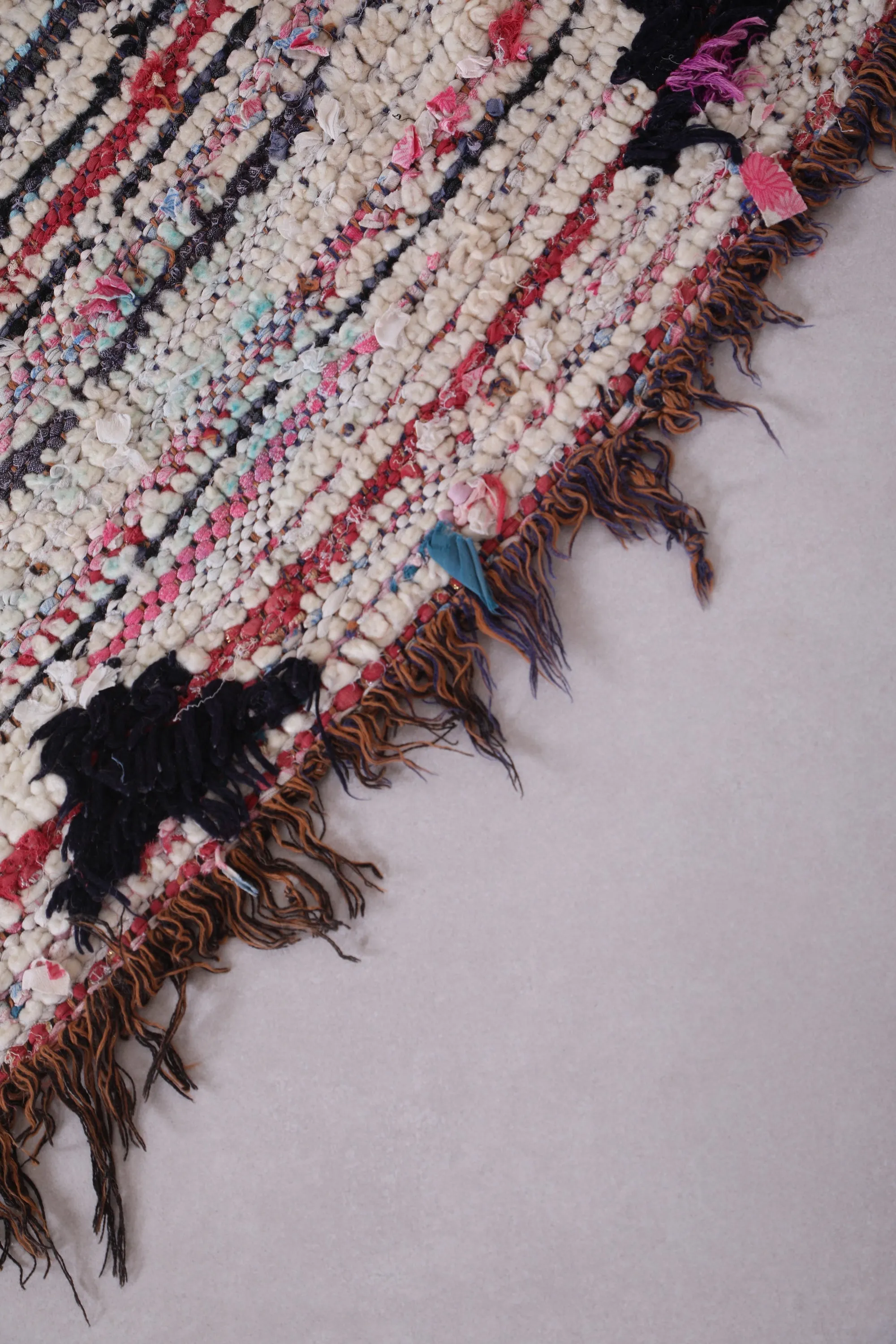 Vintage Moroccan Rug 3.3 x 5 FT - Unique Bohemian Style